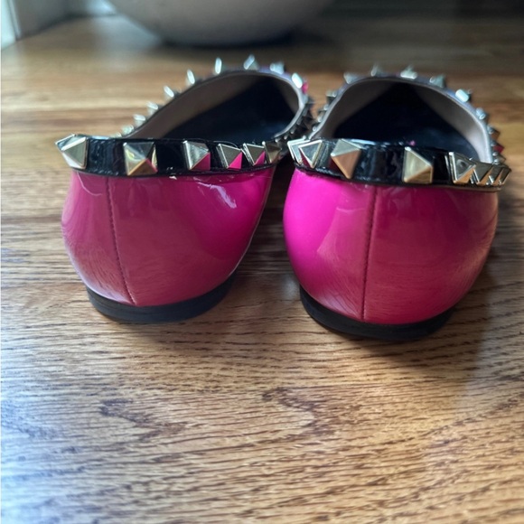 Valentino Garavani Rock-stud Fuchsia/Black Flats Size 36.5 - Picture 4 of 6